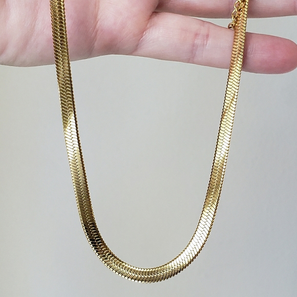 NEW 18K Gold Plated 5MM Flat Herringbone Snake Chain Necklace - Picture 5 of 6